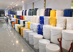 日韩屄穴片吉安容器一楼涂料桶、机油桶展区